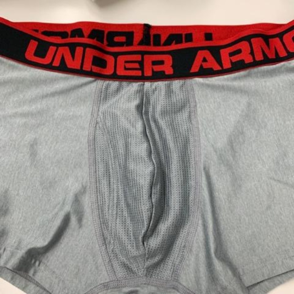 UNDER ARMOUR MENS PRE-OWNED GRAY BOXER BRIEFS MED - Picture 2 of 4